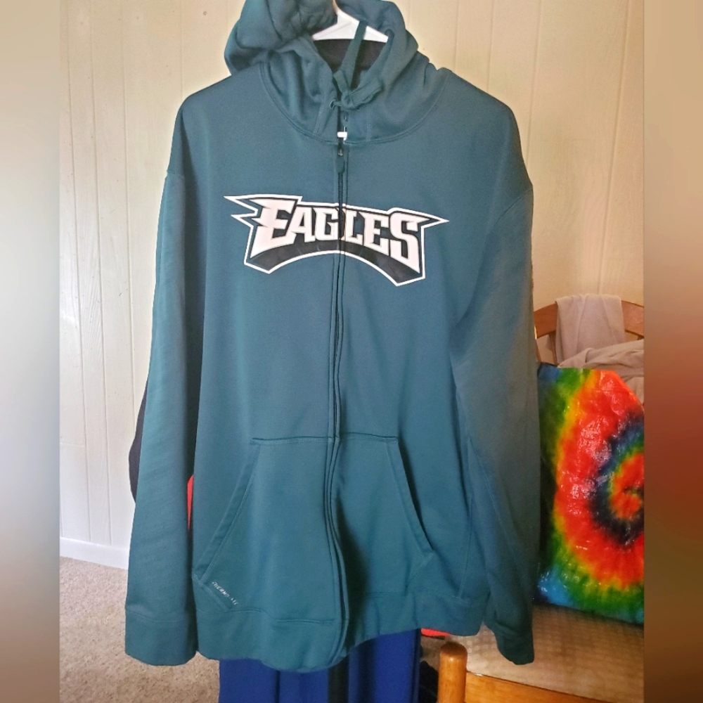 Nike Therma-FIT EAGLES hoodie
